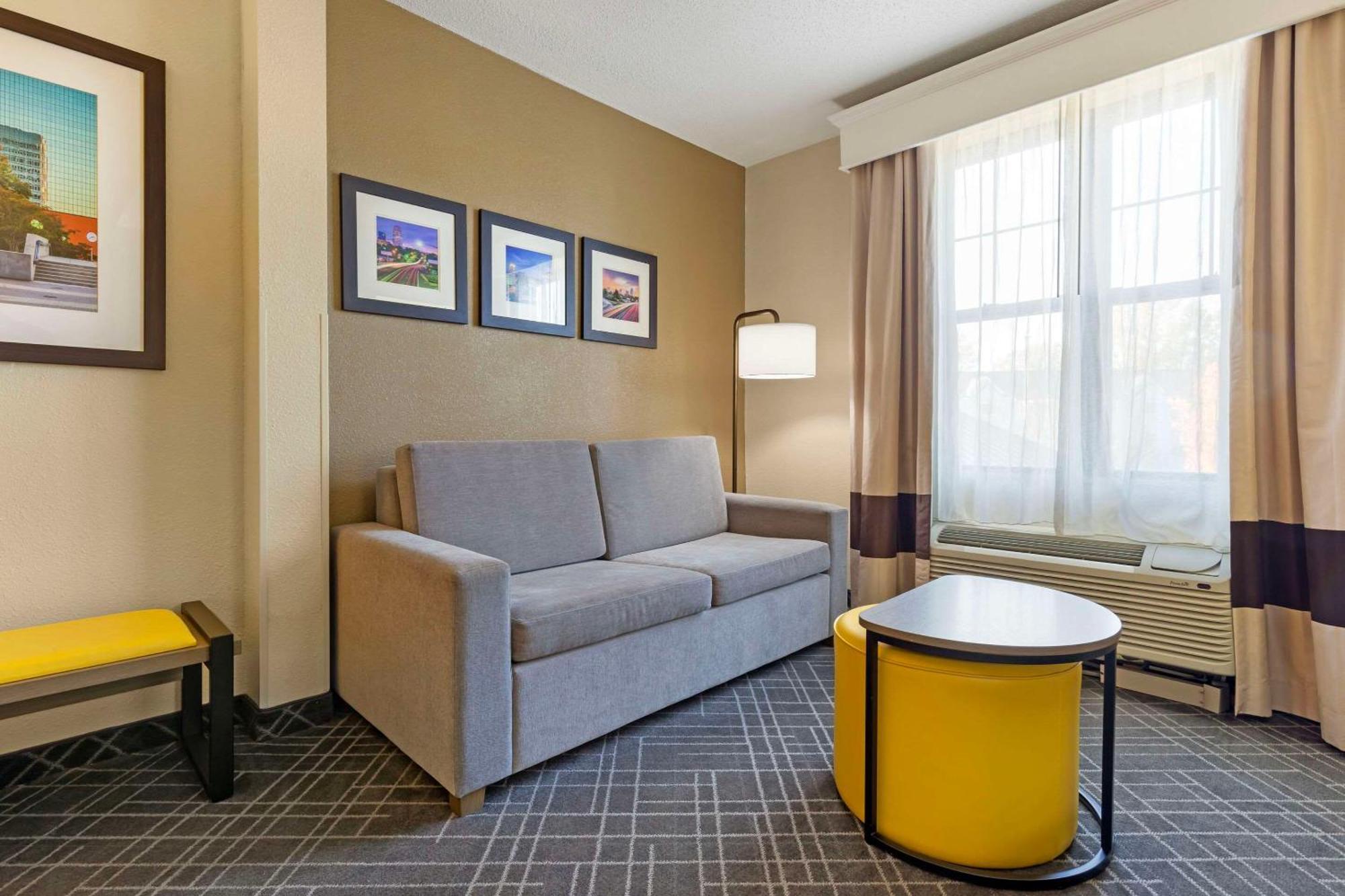 คอมฟอร์ต สวีท เฮนส์ มอลล์ Hotel วินสตัน-ซาเลม ภายนอก รูปภาพ