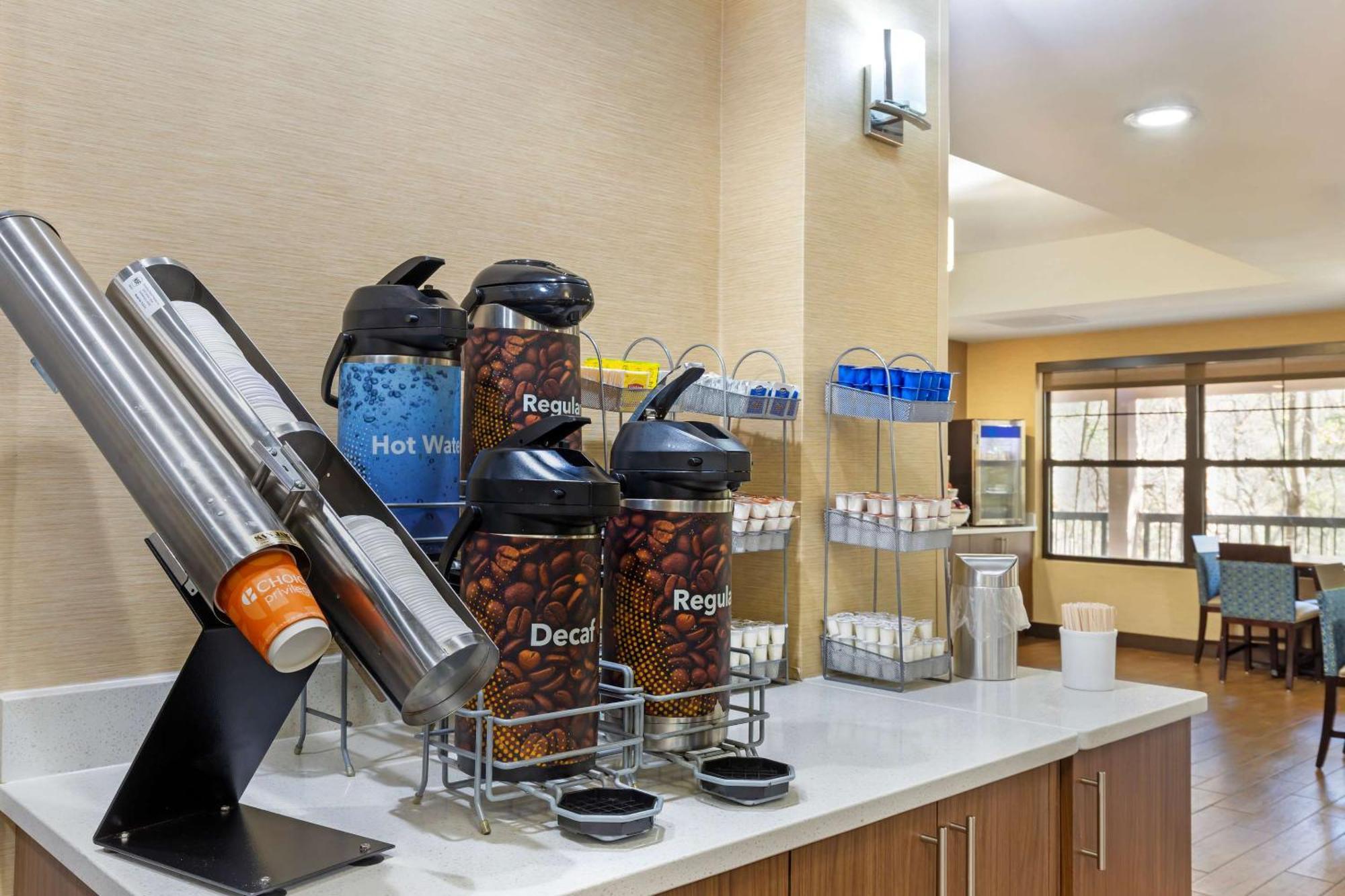 คอมฟอร์ต สวีท เฮนส์ มอลล์ Hotel วินสตัน-ซาเลม ภายนอก รูปภาพ
